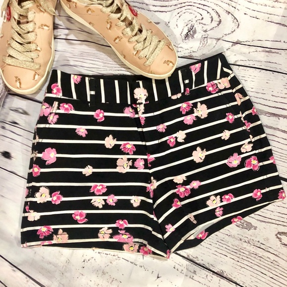 Elle Shorts - Picture 1 of 6